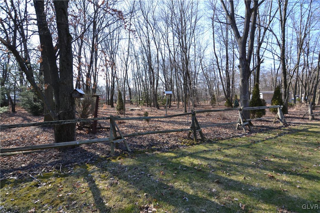 651 English Road Bath, PA 18014 - Photo 6 of 35