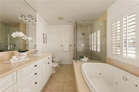 $1,495,000 | 9325 Encino Avenue, Northridge, CA 91325