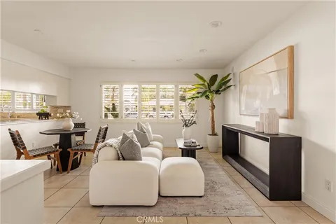 $1,495,000 | 9325 Encino Avenue, Northridge, CA 91325