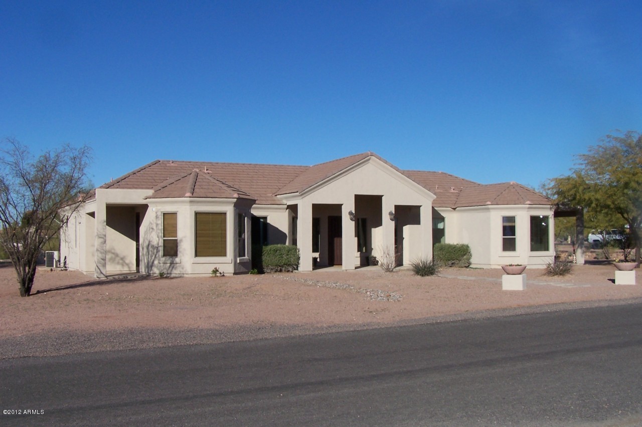 122 South Val Vista Road Apache Junction, AZ 85119 - Photo 1 of 38 Front of Home