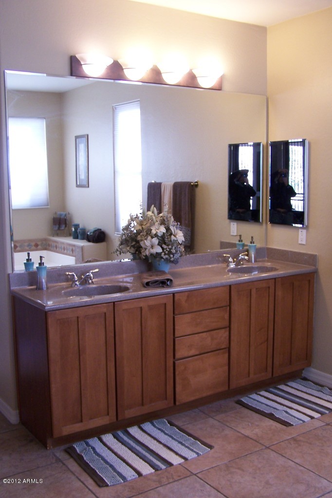 122 South Val Vista Road Apache Junction, AZ 85119 - Photo 36 of 38 Master Bathroom