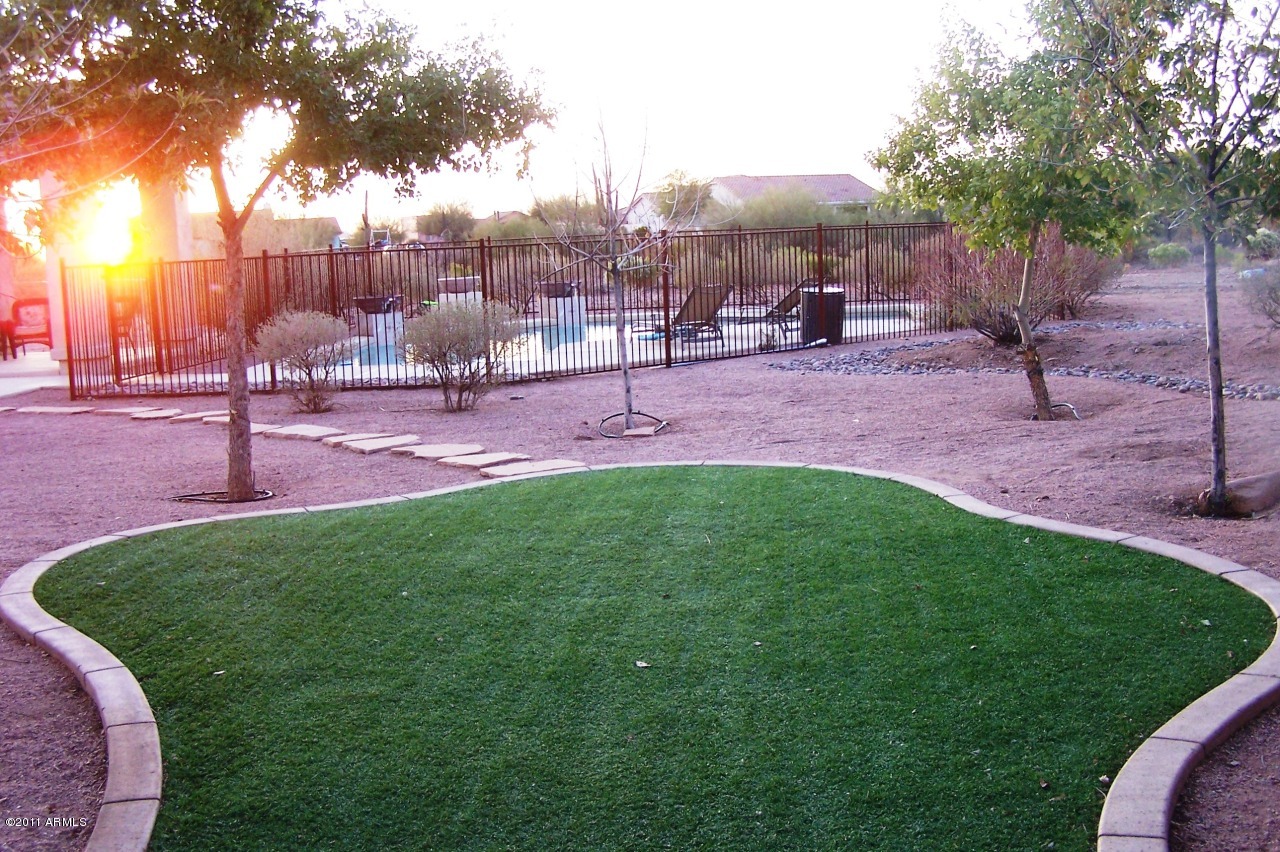 122 South Val Vista Road Apache Junction, AZ 85119 - Photo 6 of 38 Back Yard