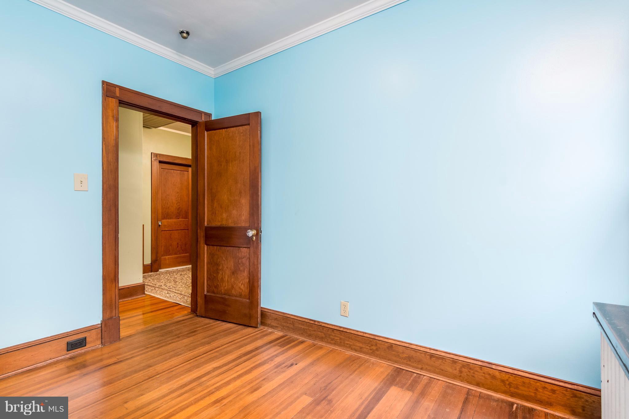 611 Brookwood Road Baltimore, MD 21229 - Photo 26 of 30 Bedroom