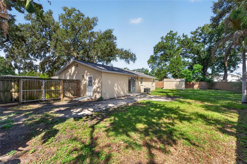 522 Highview Circle North Brandon, FL 33510 - Photo 6 of 57