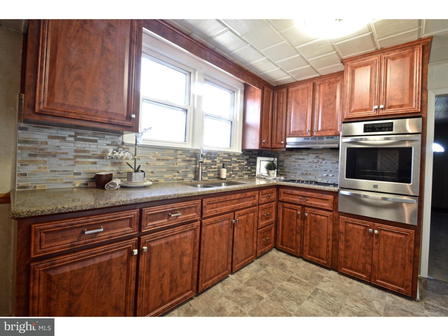 468 Hartford Road Mount Laurel, NJ 08054 - Photo 3 of 10 Kitchen