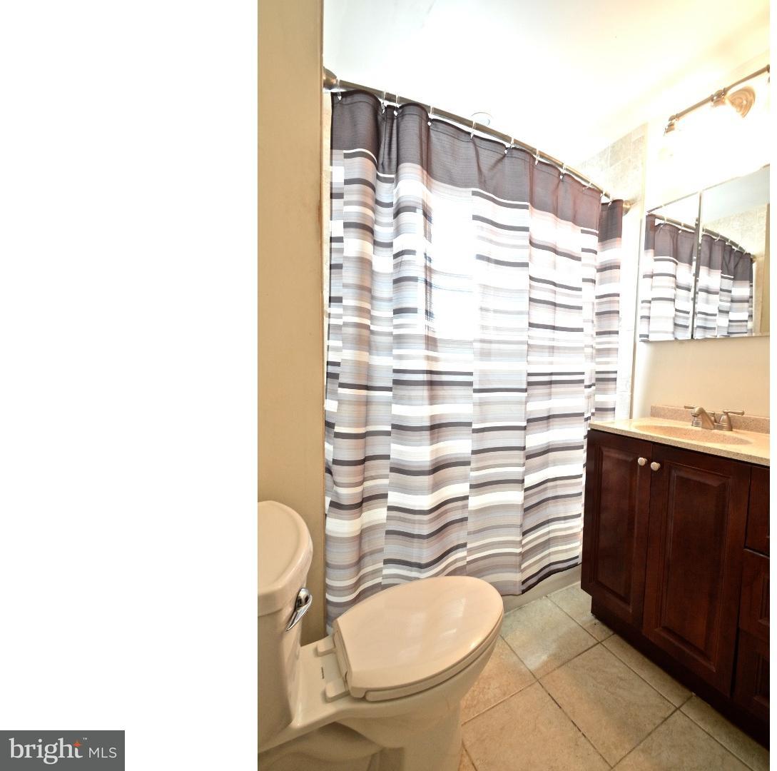 468 Hartford Road Mount Laurel, NJ 08054 - Photo 8 of 10 Bathroom