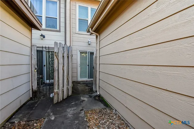 $260,000 | 1730 Ave C, Unit F, El Campo, TX 77437