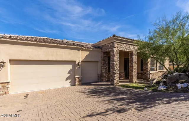 $995,000 | 1642 West Mandalay Lane, Phoenix, AZ 85023
