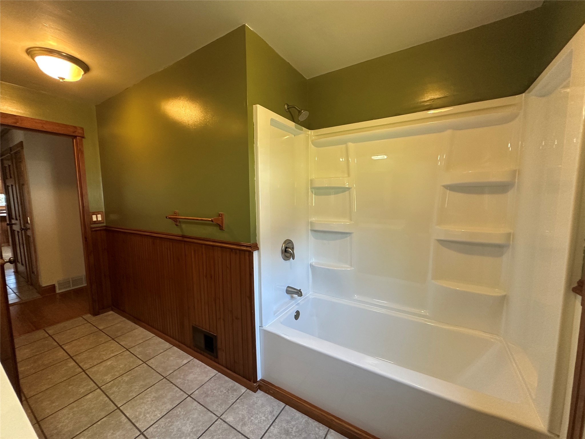E910 Cedar Road Eau Claire, WI 54701 - Photo 11 of 41 Gallery Image 11