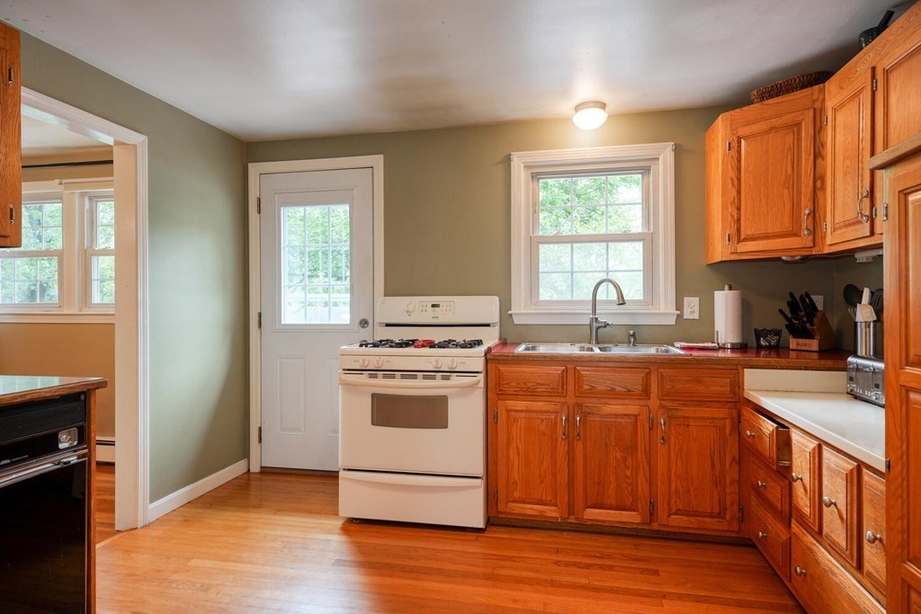6 4 Bridges Road Hudson, MA 01749 - Photo 10 of 41