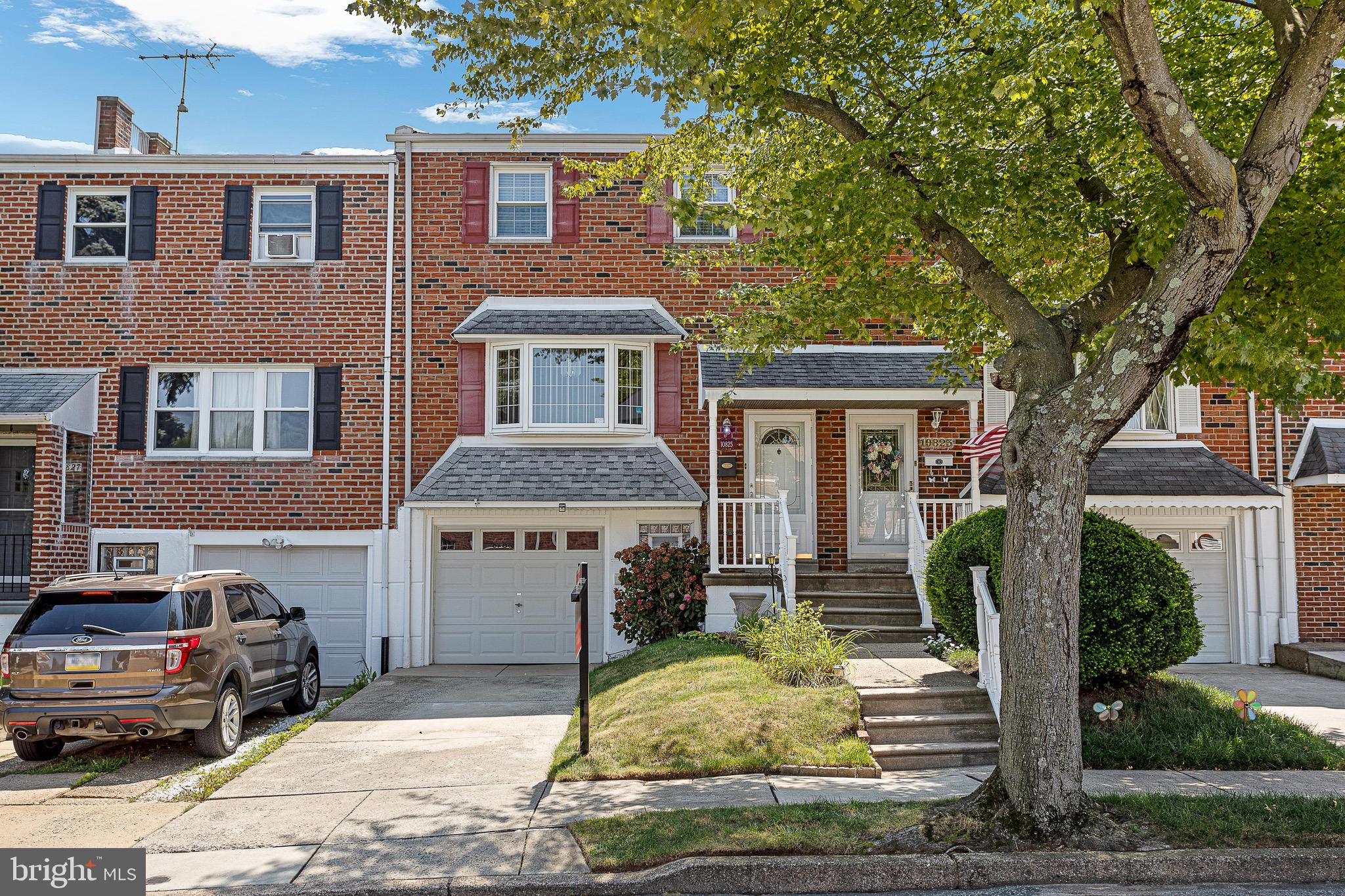 10825 Rayland Road Philadelphia, PA 19154 - Photo 1 of 30 Front of House