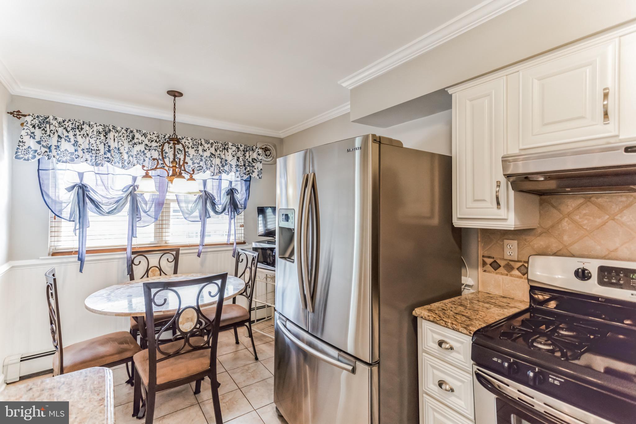 10825 Rayland Road Philadelphia, PA 19154 - Photo 10 of 30 Kitchen