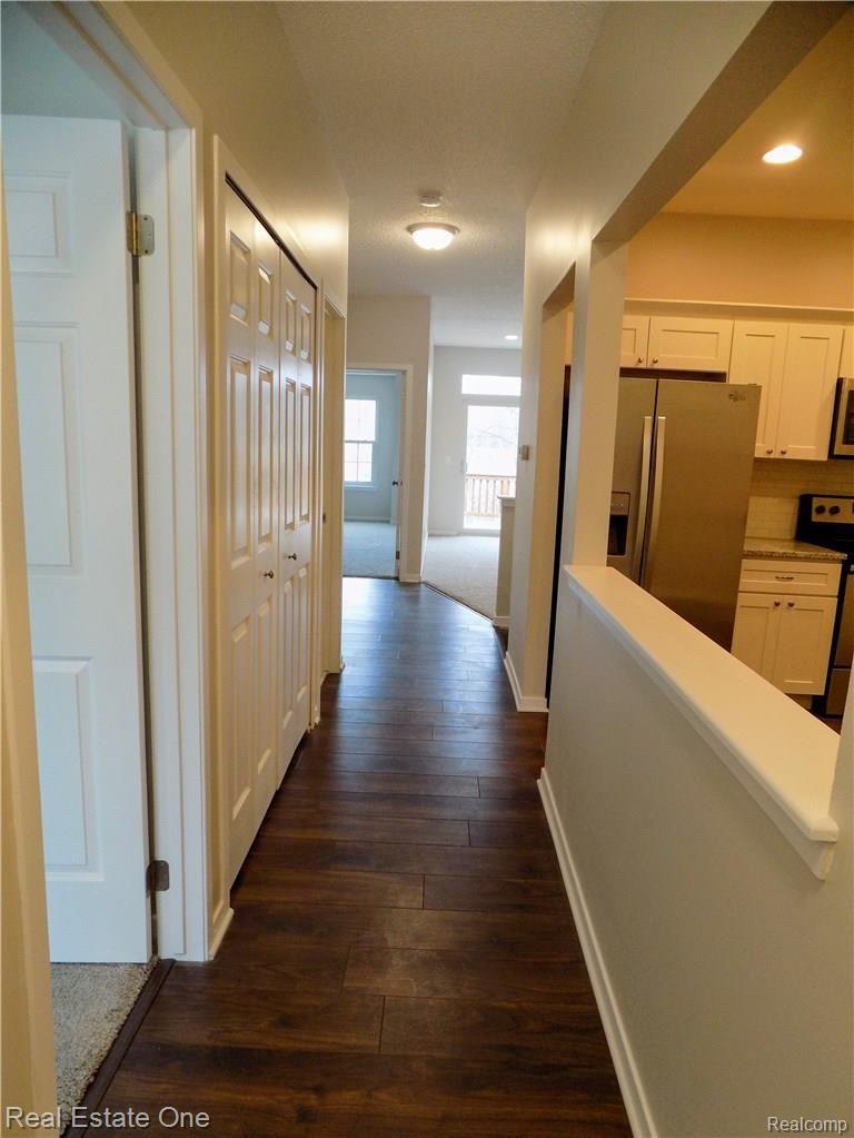41754 Independence Drive Novi, MI 48377 - Photo 2 of 23 DSCN0410.JPG