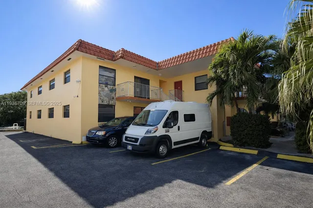 $1,750 | 3522 Northeast 166th Street, Unit 7, North Miami Beach, FL 33160