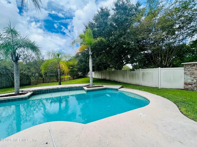 $2,400 | 9332 Beresford Court, Jacksonville, FL 32244