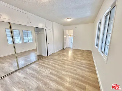 $1,750 | 288 South Coronado Street, Los Angeles, CA 90057