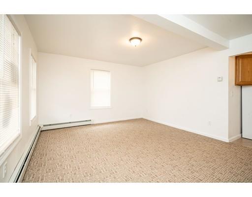 283 Quincy Street Springfield, MA 01109 - Photo 4 of 25 Gallery Image 4