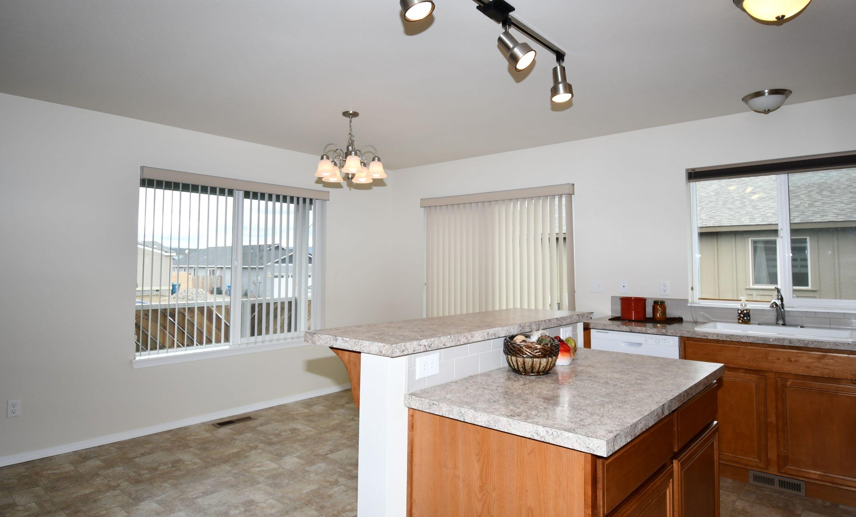 2343 Northeast Colleen Road Prineville, OR 97754 - Photo 6 of 24 DSC_8659