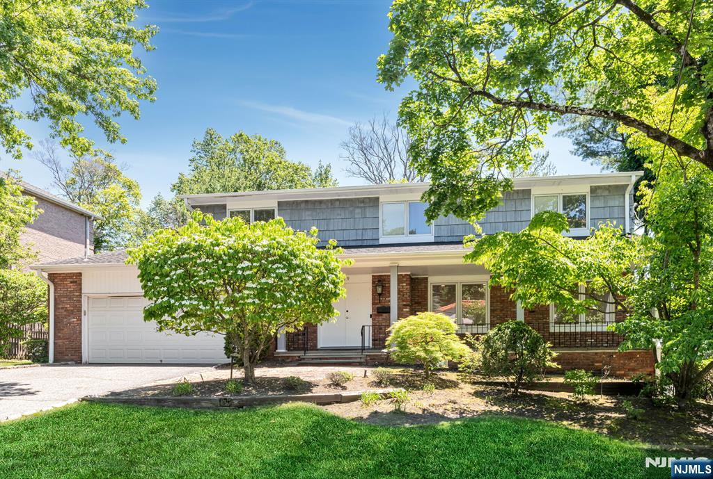 439 Summit Street Englewood Cliffs, NJ 07632 - Photo 2 of 34