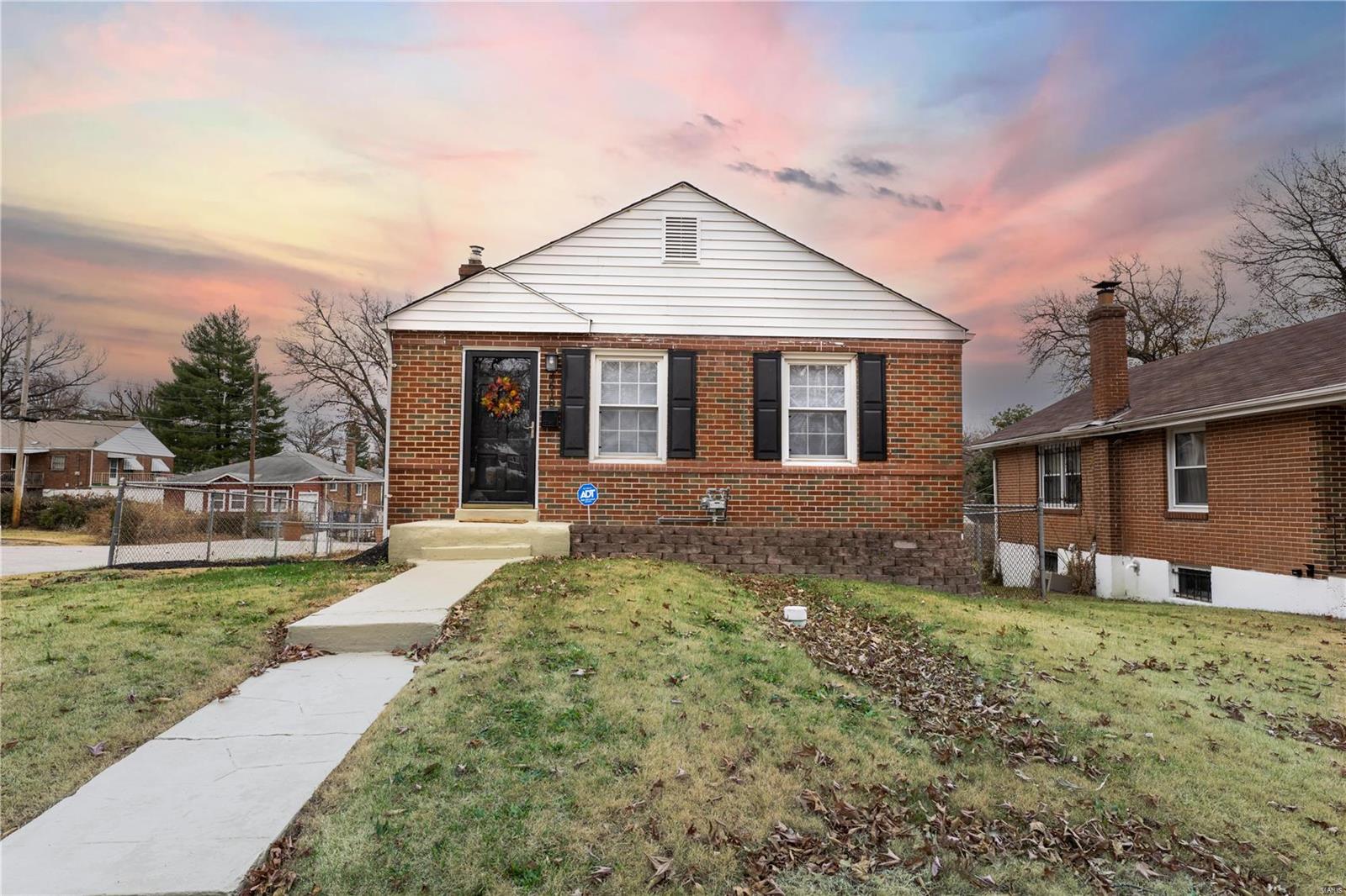 4618 Roxie Street St. Louis, MO 63121 - Photo 1 of 12 Gallery Image 1