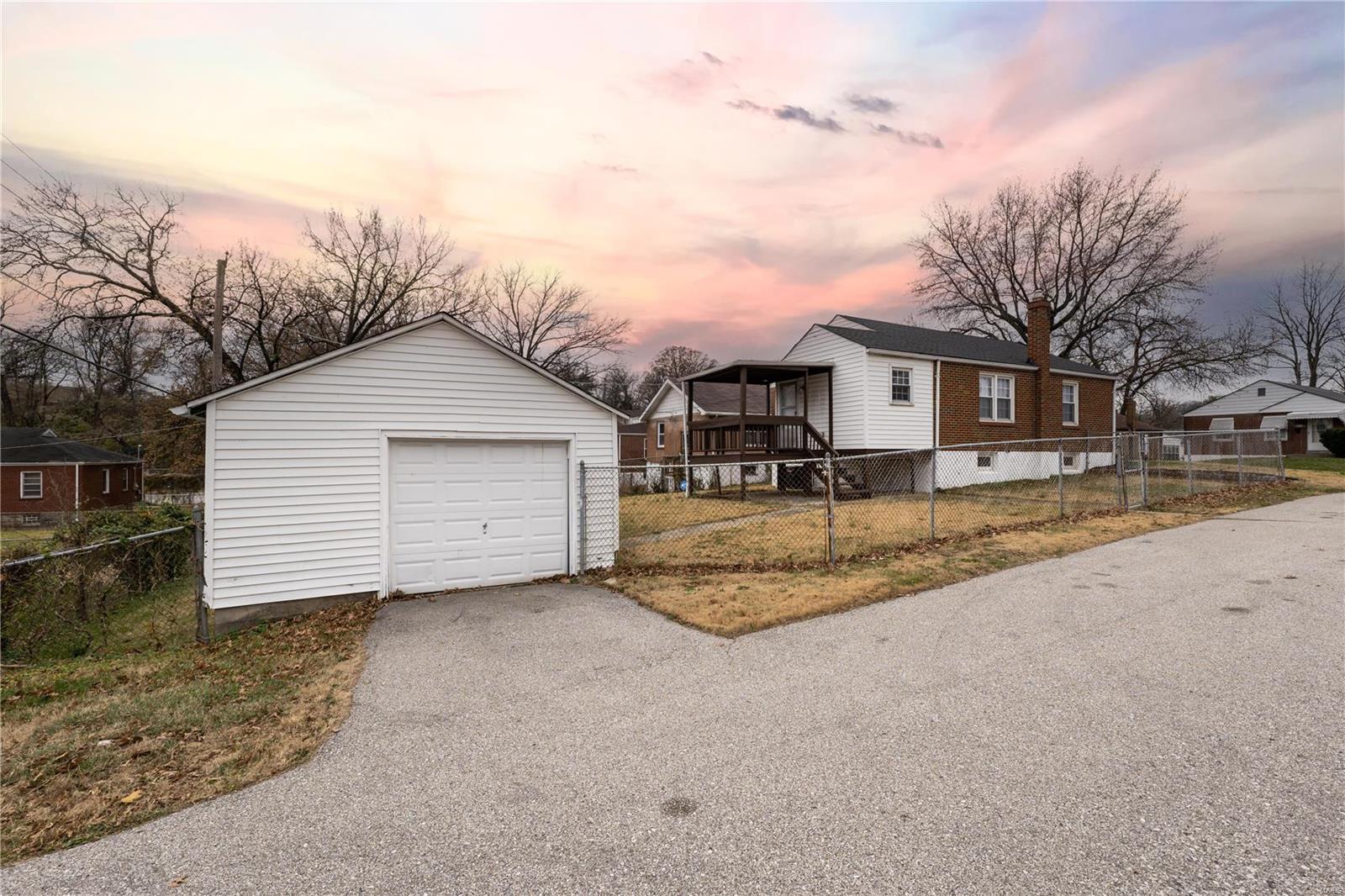 4618 Roxie Street St. Louis, MO 63121 - Photo 11 of 12 Gallery Image 11