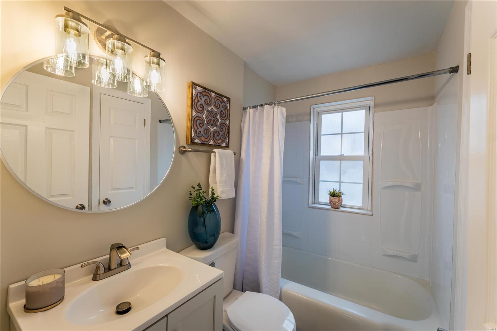 4618 Roxie Street St. Louis, MO 63121 - Photo 6 of 12 Gallery Image 6