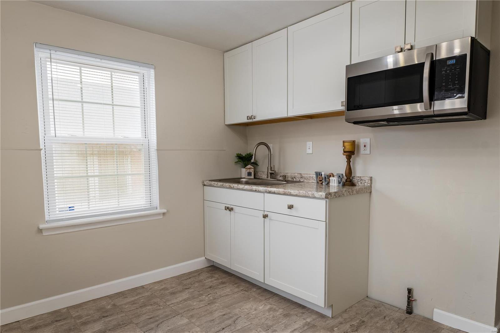 4618 Roxie Street St. Louis, MO 63121 - Photo 8 of 12 Gallery Image 8
