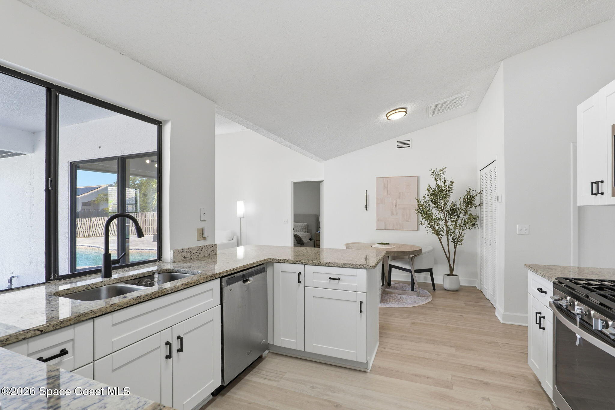 2420 Bent Pine Street Melbourne, FL 32935 - Photo 16 of 45 40-web-or-mls-House-33