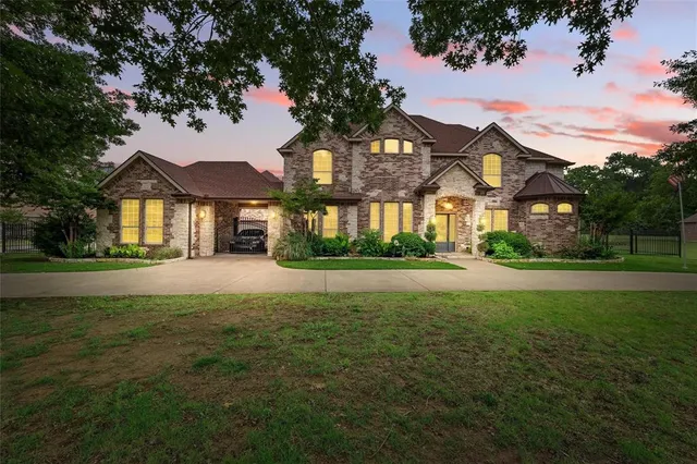 $1,175,000 | 2056 Willow Bend Drive, Red Oak, TX 75154