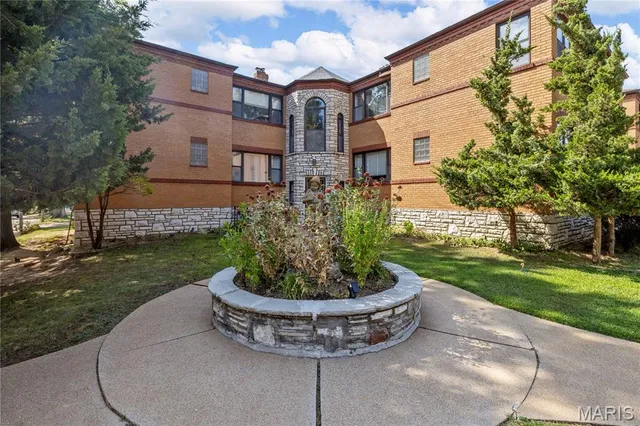 $1,000 | Undisclosed Address, St. Louis, MO 63109