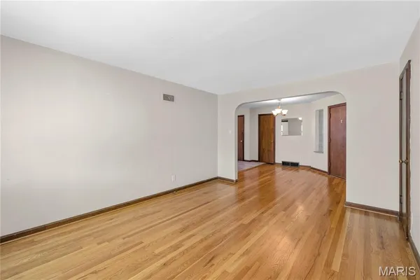 $1,000 | Undisclosed Address, St. Louis, MO 63109