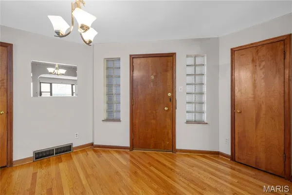 $1,000 | Undisclosed Address, St. Louis, MO 63109