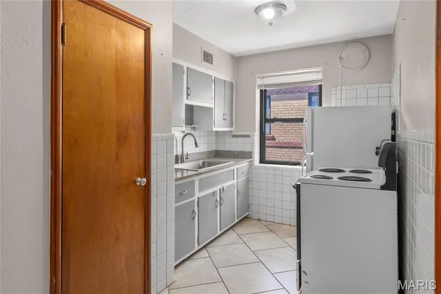 $1,000 | Undisclosed Address, St. Louis, MO 63109