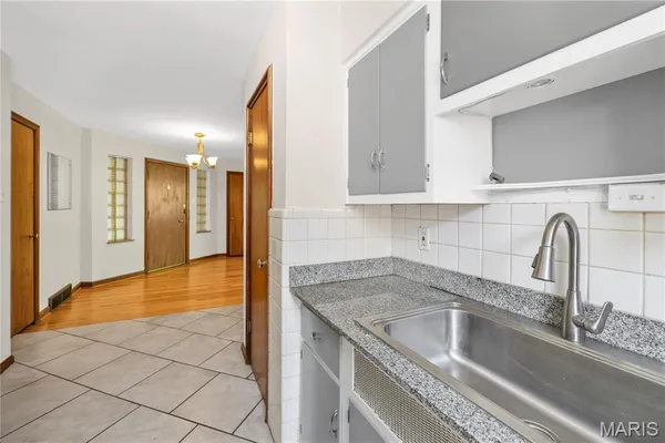 $1,000 | Undisclosed Address, St. Louis, MO 63109