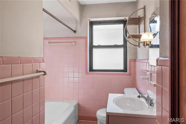 $1,000 | Undisclosed Address, St. Louis, MO 63109