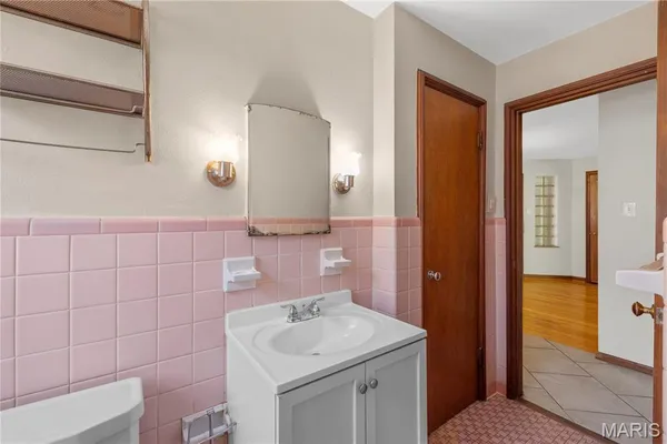 $1,000 | Undisclosed Address, St. Louis, MO 63109