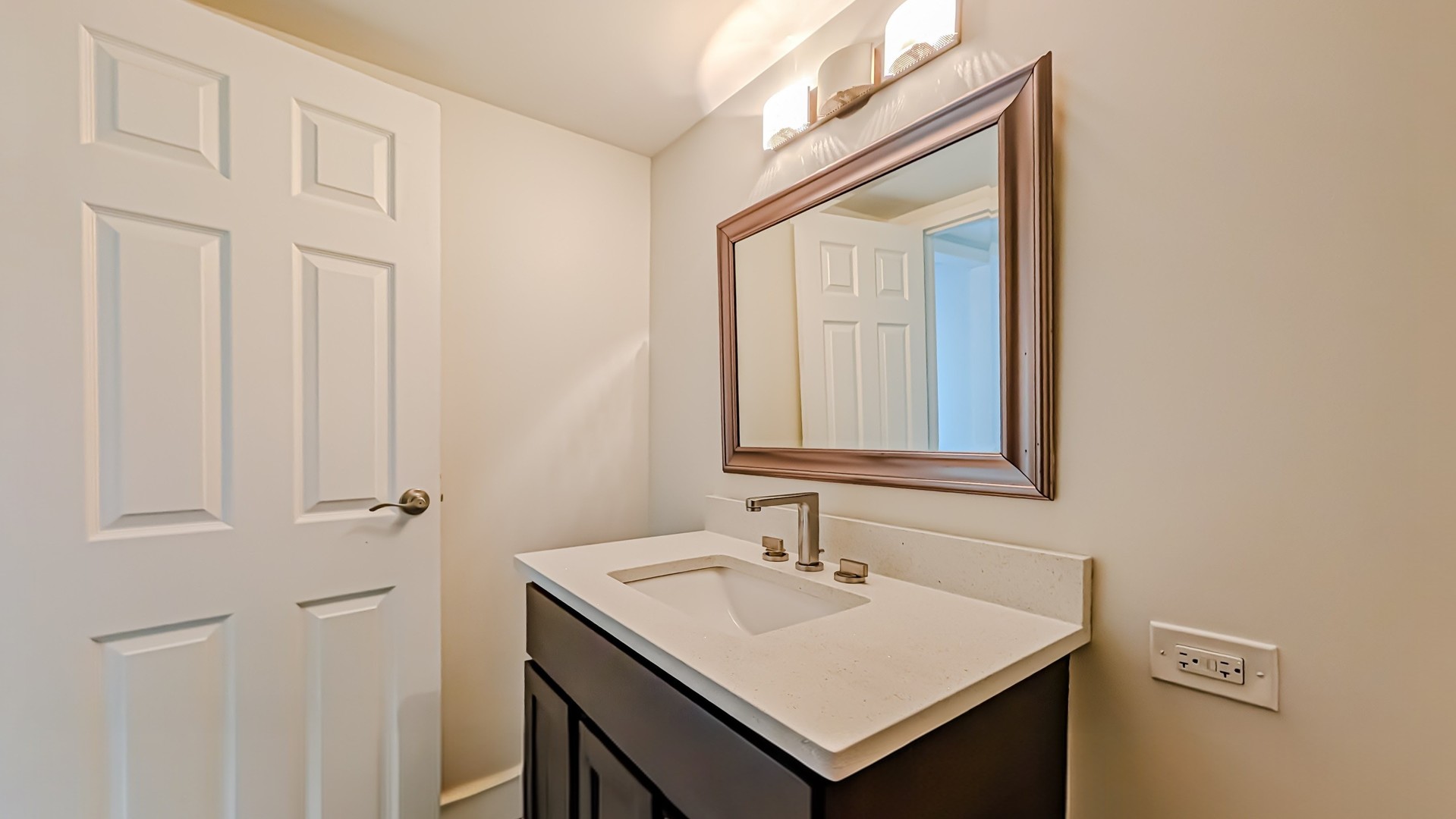 20 North Tower Road, Unit 1M Oak Brook, IL 60523 - Photo 11 of 30 Gallery Image 11