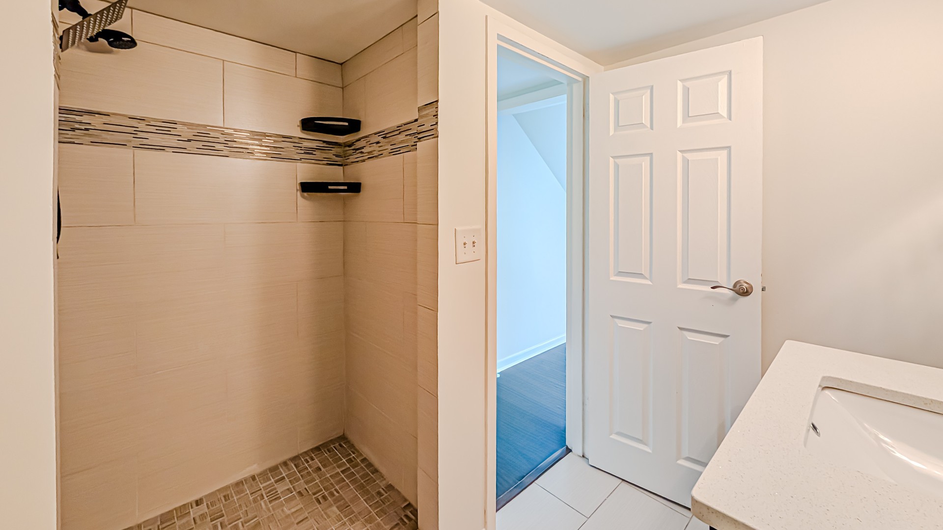 20 North Tower Road, Unit 1M Oak Brook, IL 60523 - Photo 12 of 30 Gallery Image 12