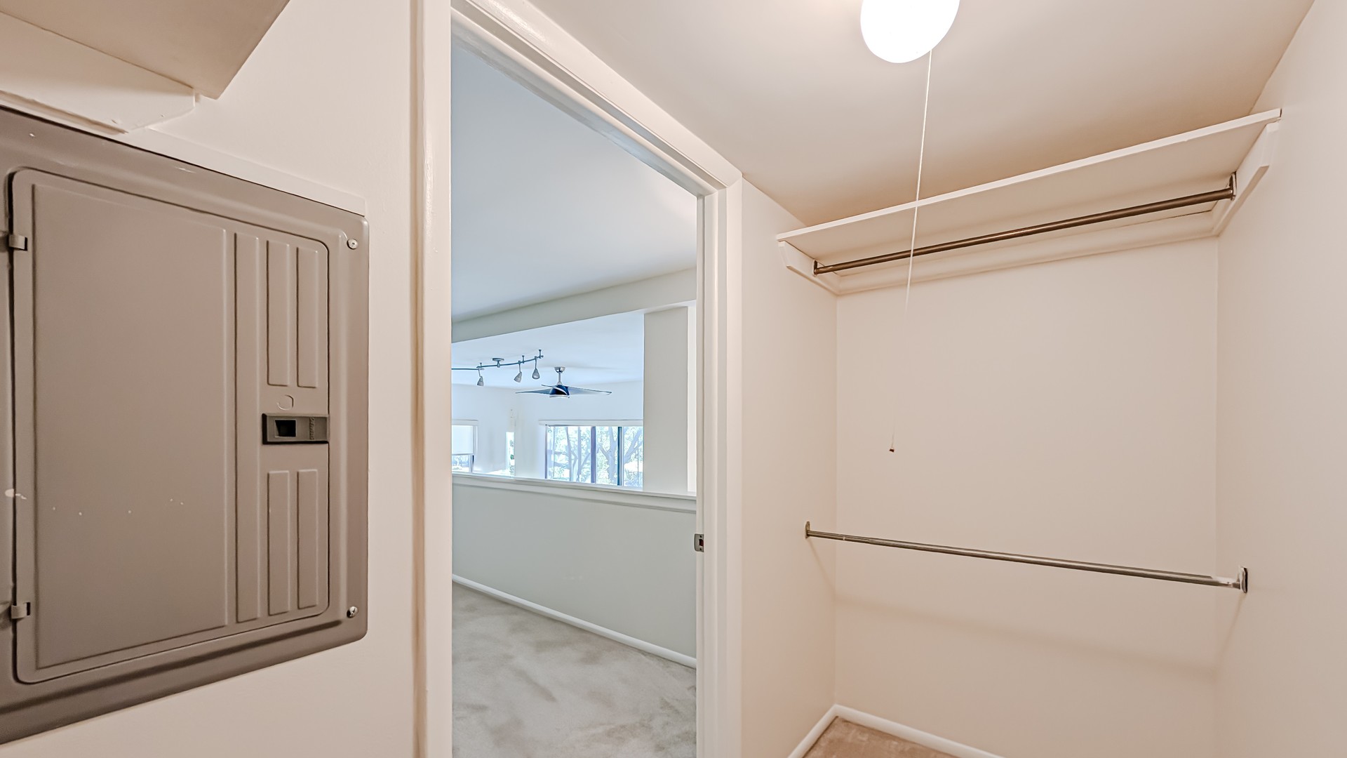 20 North Tower Road, Unit 1M Oak Brook, IL 60523 - Photo 16 of 30 Gallery Image 16