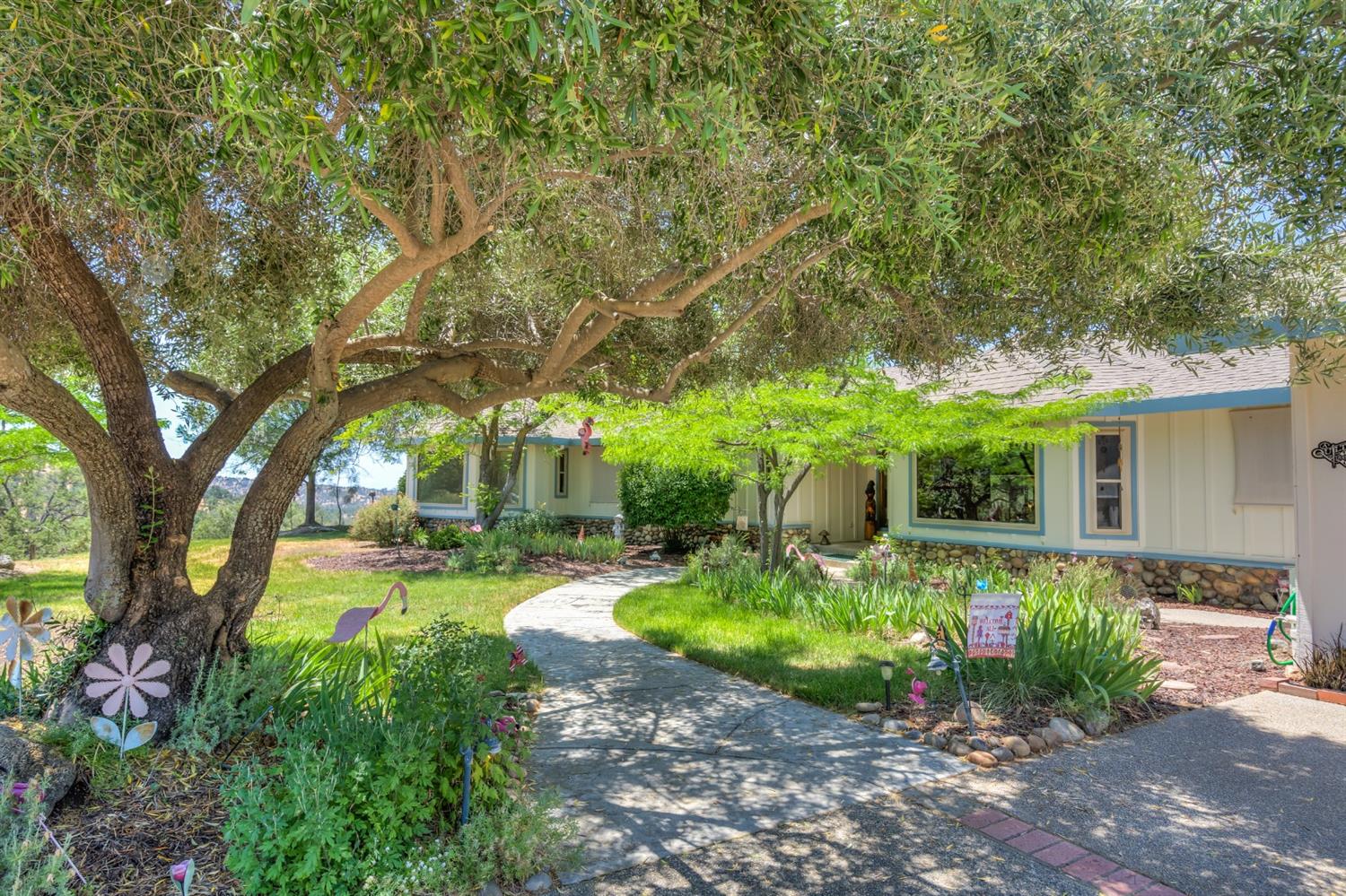 33166 Vetoll Road Coarsegold, CA 93614 - Photo 3 of 61 Gallery Image 3