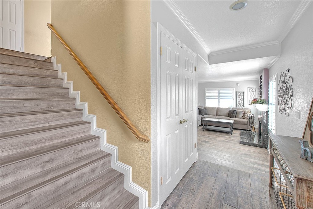 14452 Harvey Lane Riverside, CA 92503 - Photo 18 of 50 Stairs