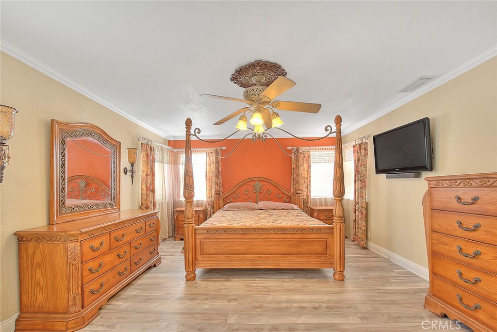 14452 Harvey Lane Riverside, CA 92503 - Photo 24 of 50 Primary bedroom