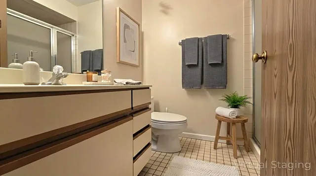 $259,900 | 1241 Ballantrae Place, Unit E, Mundelein, IL 60060