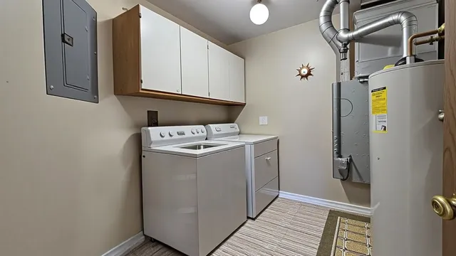 $259,900 | 1241 Ballantrae Place, Unit E, Mundelein, IL 60060