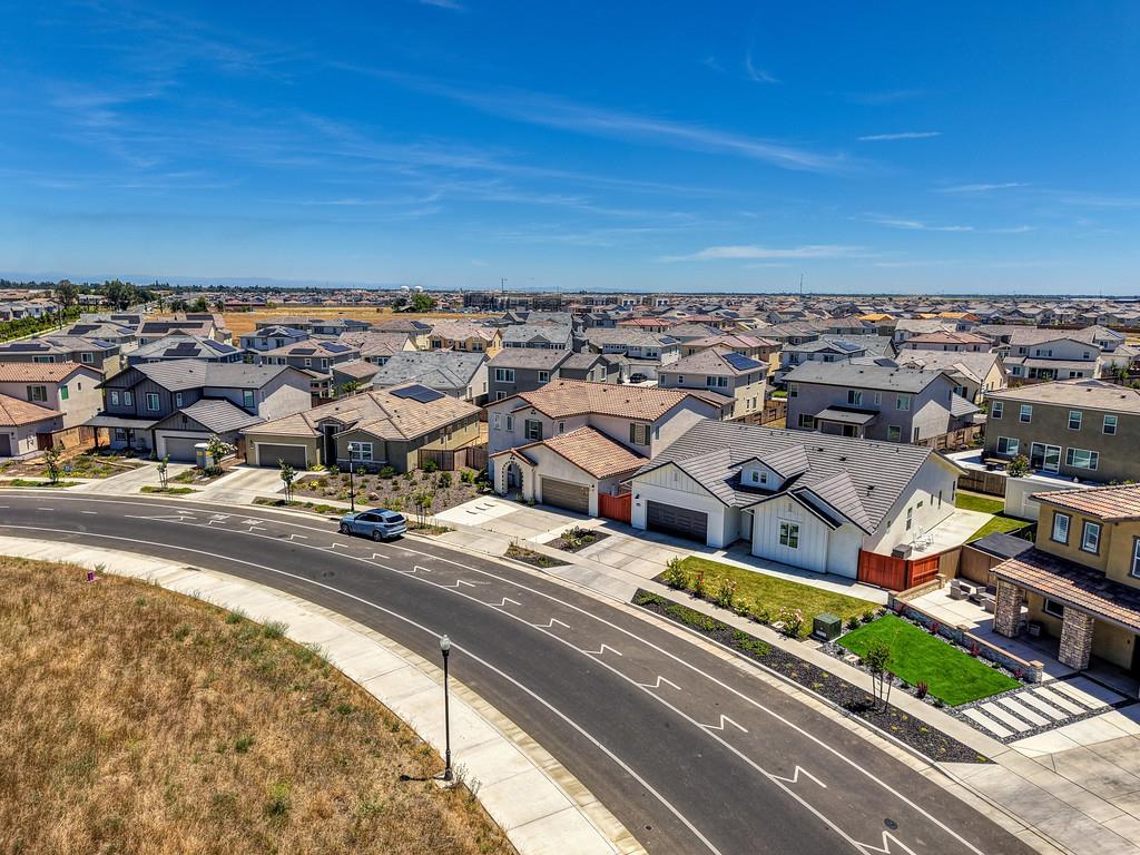 8229 Poppy Rdg Circle Elk Grove, CA 95757 - Photo 65 of 75