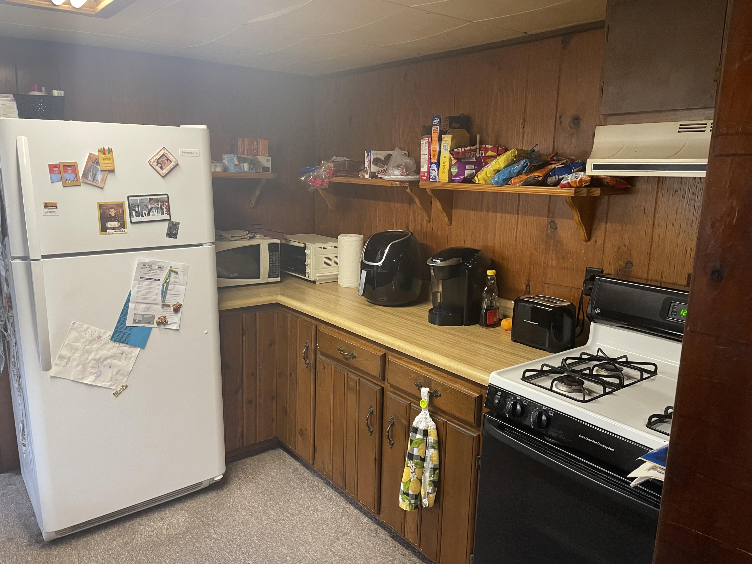 100 North Sheridan Road Muskegon, MI 49442 - Photo 5 of 11 IMG_1861