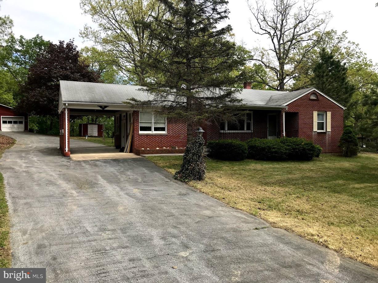 1814 Strasburg Road Front Royal, VA 22630 - Photo 2 of 17 Gallery Image 2