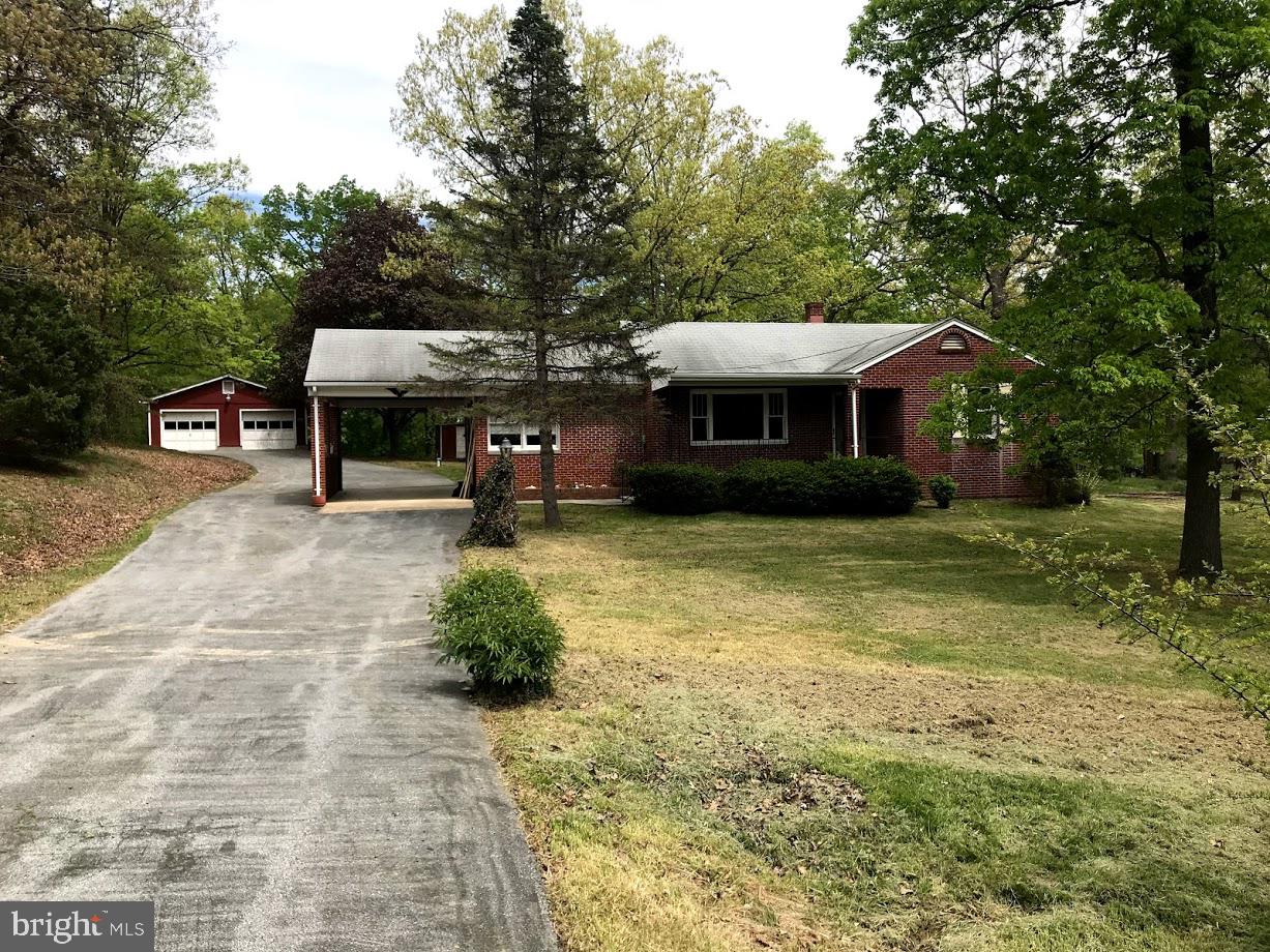 1814 Strasburg Road Front Royal, VA 22630 - Photo 4 of 17 Gallery Image 4