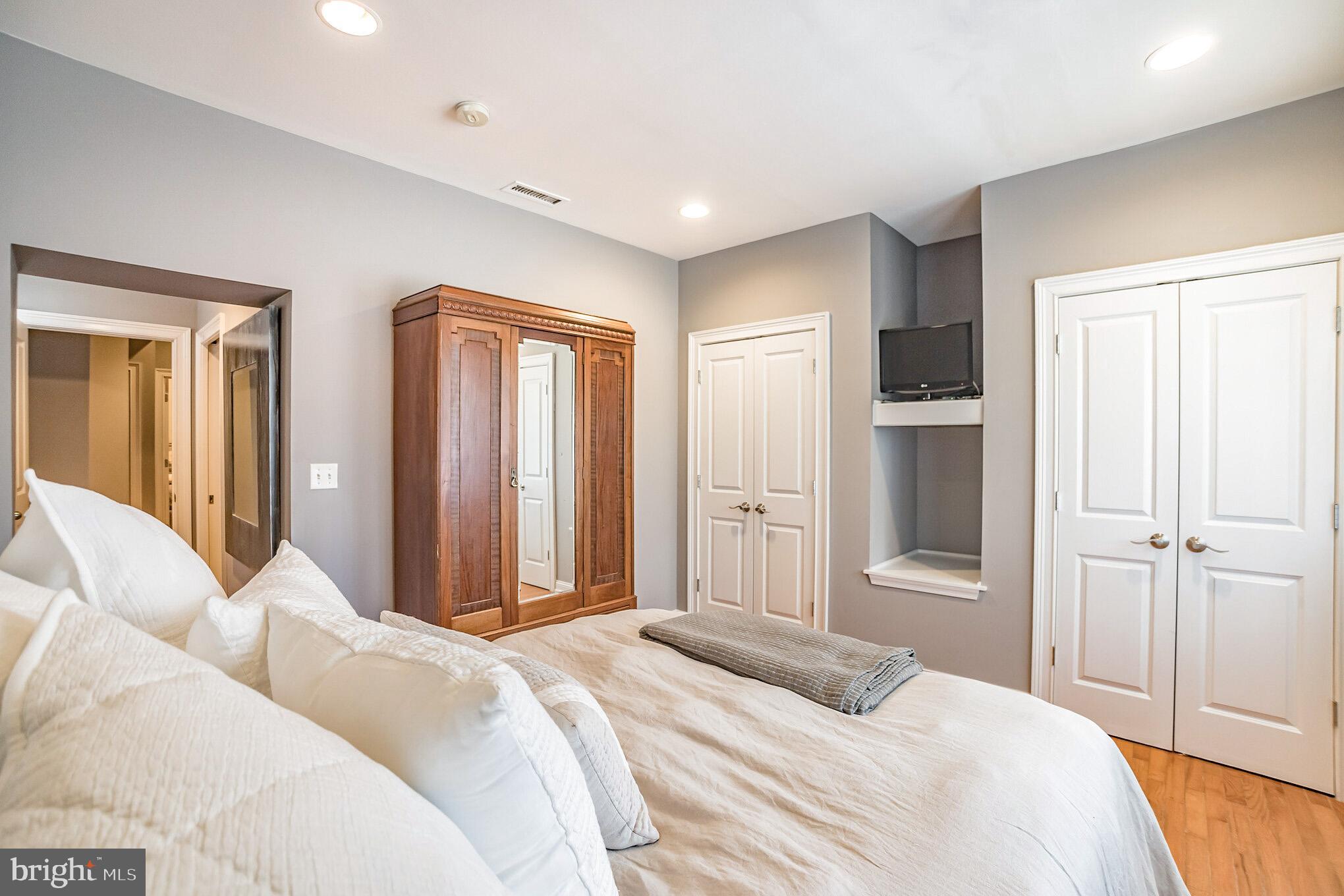 1717 Spring Garden Street, Unit B Philadelphia, PA 19130 - Photo 16 of 21