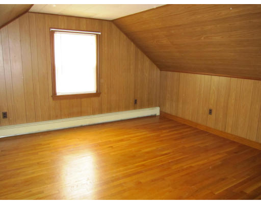 17 Cavanaugh Road Framingham, MA 01701 - Photo 9 of 10 Gallery Image 9